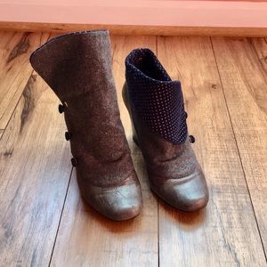 Booties size 7 brand Hot Rated